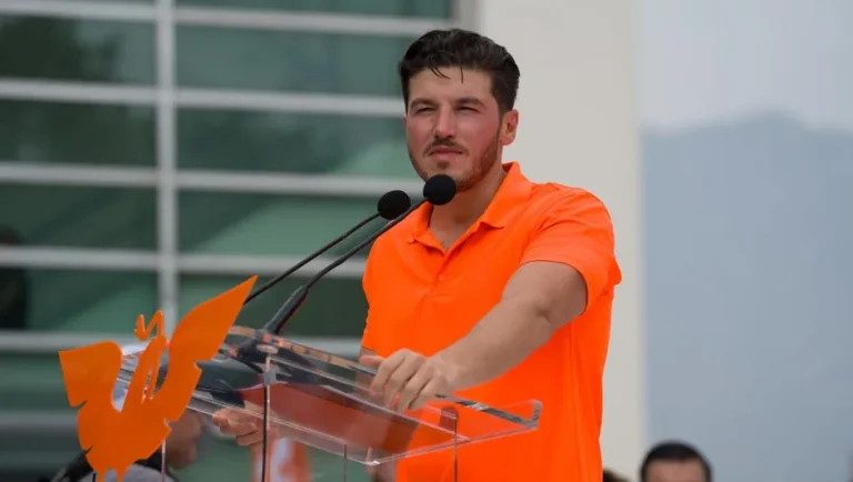 Samuel García presume «cero grillas» en MC tras inaugurar nueva sede en el Obispado