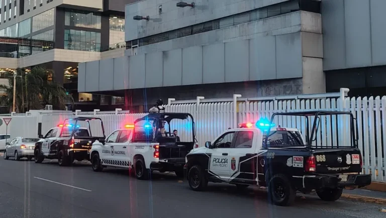 Detienen a cuatro personas tras operativo en restaurante sampetrino