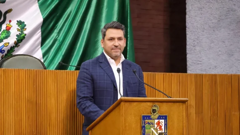 Morena propone a empresas facilitar transporte para sus trabajadores en NL