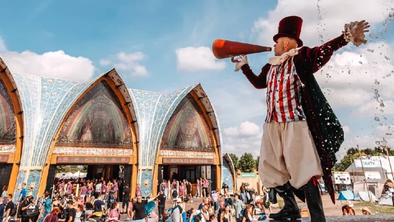 Tomorrowland no será cancelado tras incendio del escenario principal