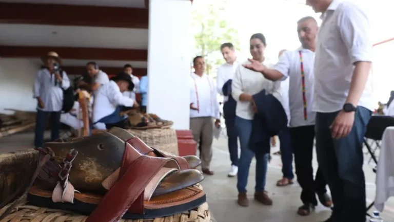 Adidas ofrece disculpa a Yalálag por plagio del huarache; Willy Chavarría no asiste a evento