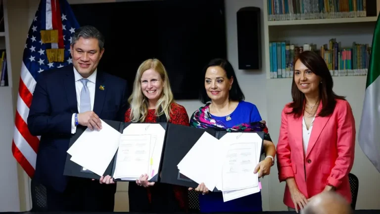 Consulado de EU renueva convenio de Centro Binacional en Monterrey