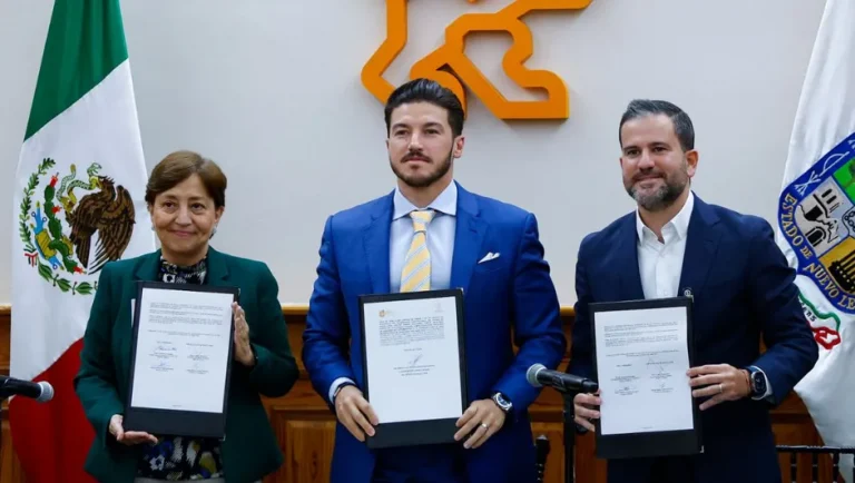 Samuel García firma acta de inventario de emisiones contaminantes en Nuevo León