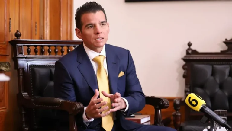 Gobierno y cámaras empresariales avanzan en diálogo para mejorar movilidad, afirma Miguel Flores