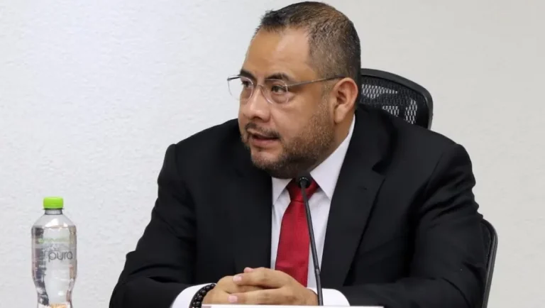 Sheinbaum nombra a Omar Reyes nuevo titular de la UIF