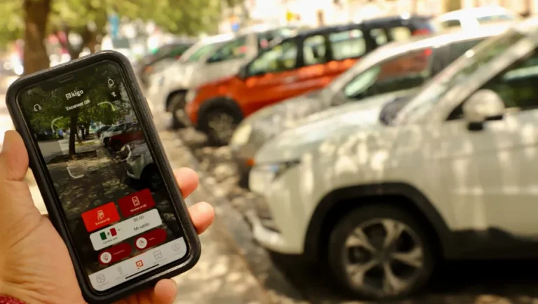 Nuevos parquímetros generan confusión a ciudadanos en Monterrey, revelan