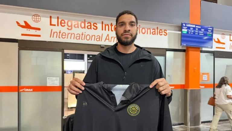 Fuerza Regia ficha al seleccionado nacional Joshua Ibarra