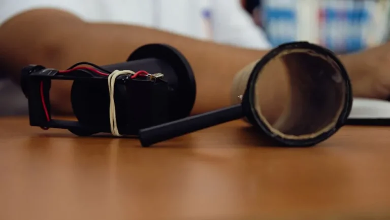 Mexicano gana Premio James Dyson por app que detecta enfermedades visuales