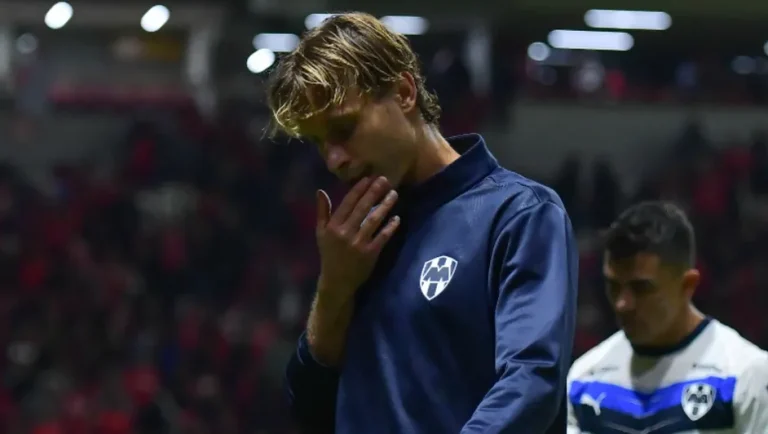 Tras cirugía menor, Sergio Canales está en duda para el siguiente juego de Rayados