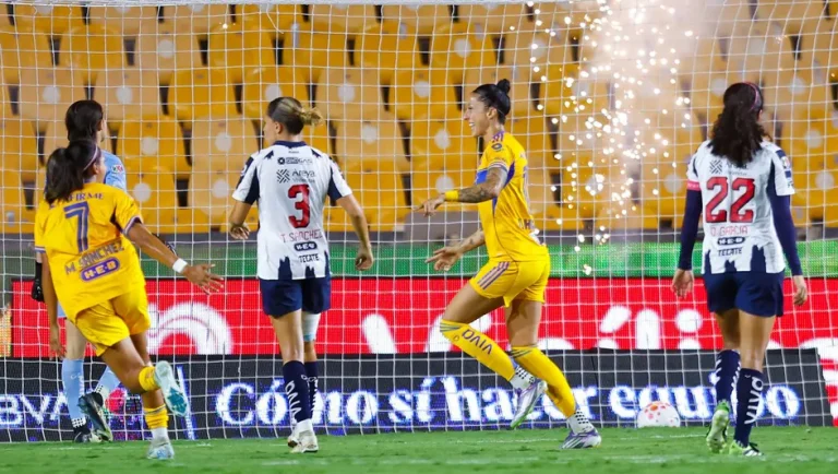 Tigres vence 4-0 a Rayadas en Clásico Regio Femenil