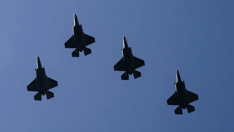 EU despliega fuerza militar que pone en la mira a Venezuela