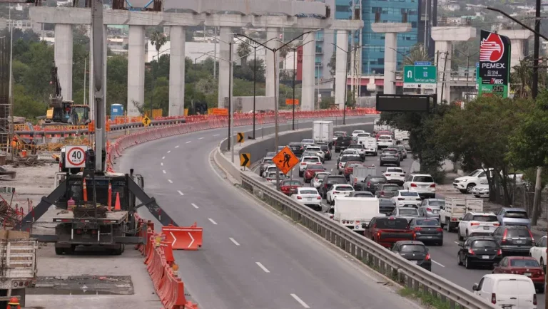 Anuncian cierre de tramo en avenida Constitución por obras del Metro