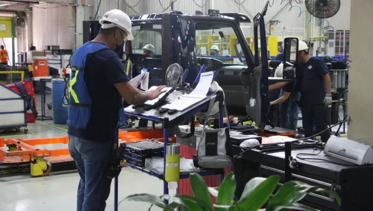 Aranceles complican ambiente laboral y económico, considera Ibero Puebla