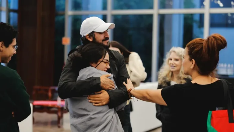 Llegan a México activistas mexicanos de la Flotilla Global Rumbo a Gaza, deportados por Israel