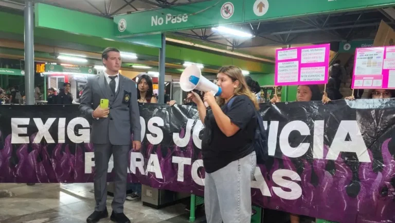 Exigen en Metrorrey operatividad total del vagón rosa sin excepciones