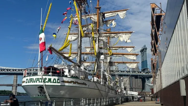 Buque Escuela Cuauhtémoc zarpa de EU rumbo a México