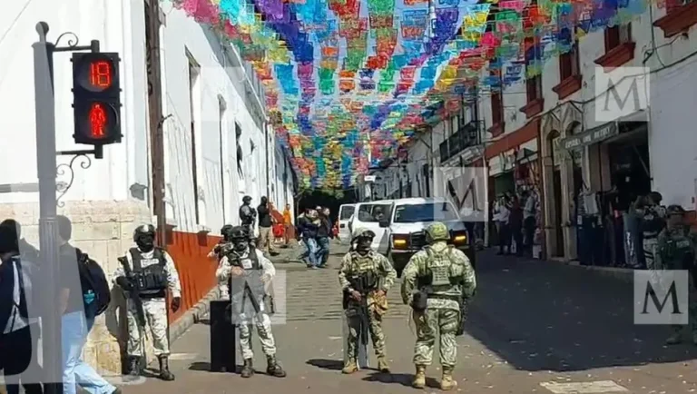 Detienen a escoltas de Carlos Manzo, alcalde de Uruapan asesinado