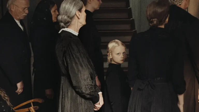 ‘El sonido al caer’, filme que indaga en la memoria como vibración heredada