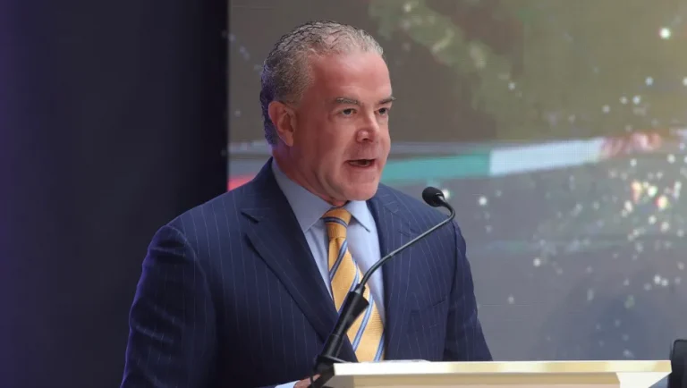 Así opera la red de huachicol que involucra a Raúl Rocha, dueño de Miss Universo