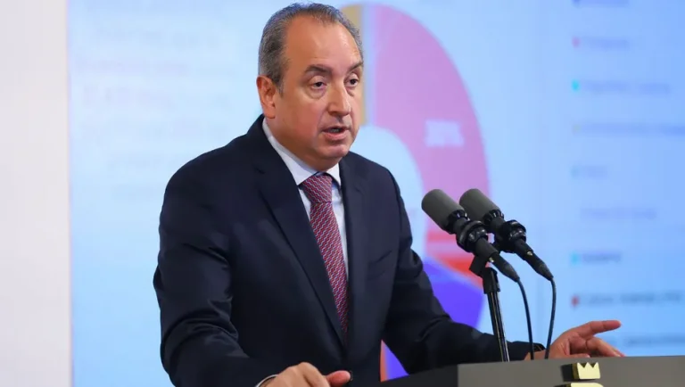 Garza Ibarra comunica por correo su salida de la Secretaría de Finanzas de NL