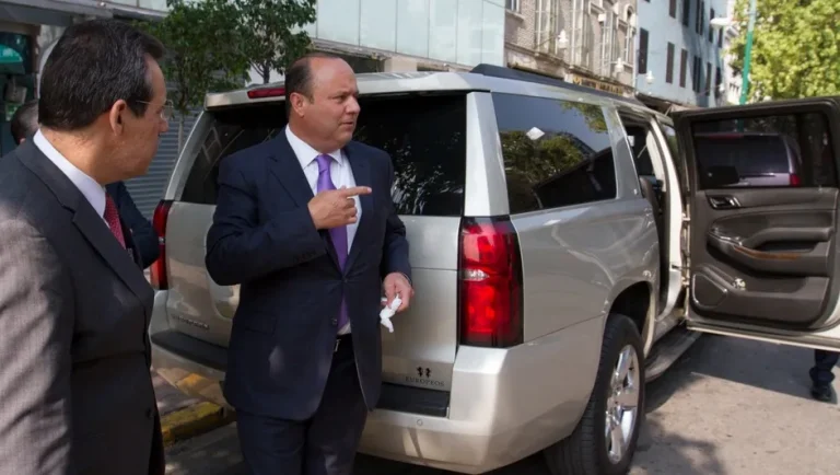 Detienen al exgobernador de Chihuahua, César Duarte