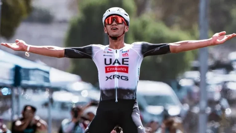 Isaac del Toro, el mexicano que se consolidó como el tercer mejor ciclista del mundo en 2025