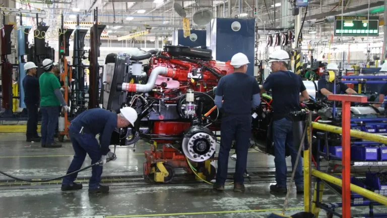 Nearshoring impulsa cambios en portafolios pese a volatilidad global