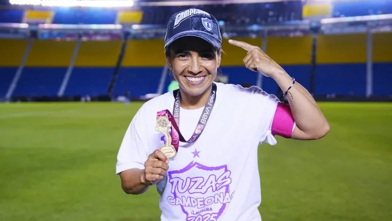 Mónica Ocampo anuncia su retiro del futbol profesional
