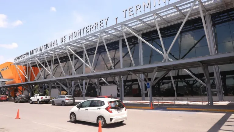 Aeropuerto de Monterrey aplica la TUA más alta entre sedes mundialistas