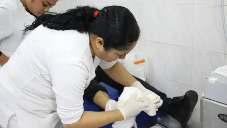 Atención oportuna reduce riesgo de amputaciones en personas con diabetes