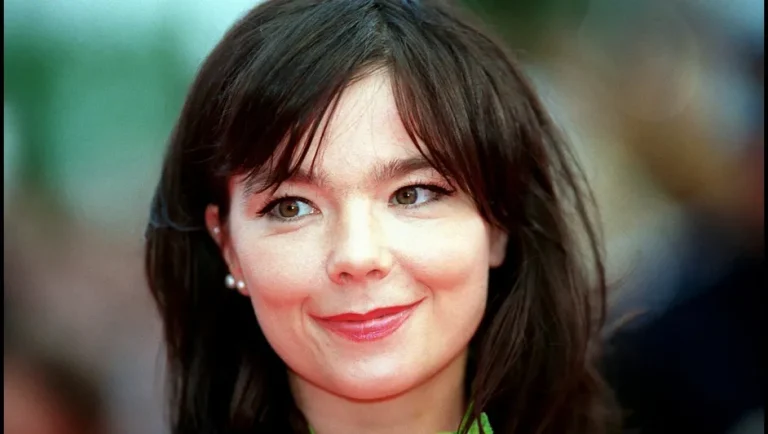Björk alza la voz y pide a Groenlandia que se independice