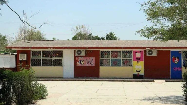 Educación NL presenta plan para mejorar 590 planteles en el estado