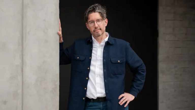 Material celebra 12 ediciones con enfoque en apoyar a galerías y artistas