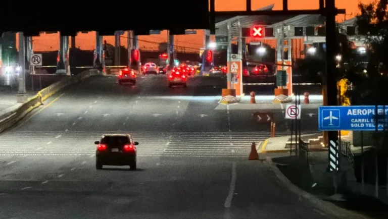 Reactivan cobro en caseta de la Autopista al Aeropuerto de Monterrey