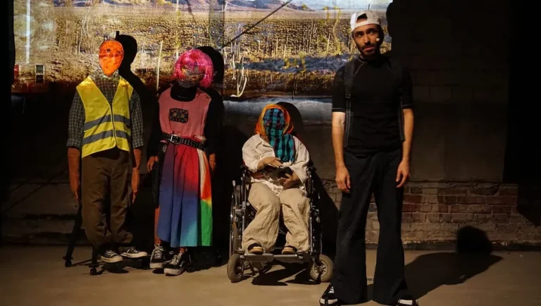 ‘República del excremento’, obra de teatro que retrata la realidad de la migración