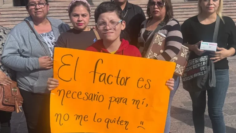 Madres advierten riesgo para niños con hemofilia por cierre de clínica