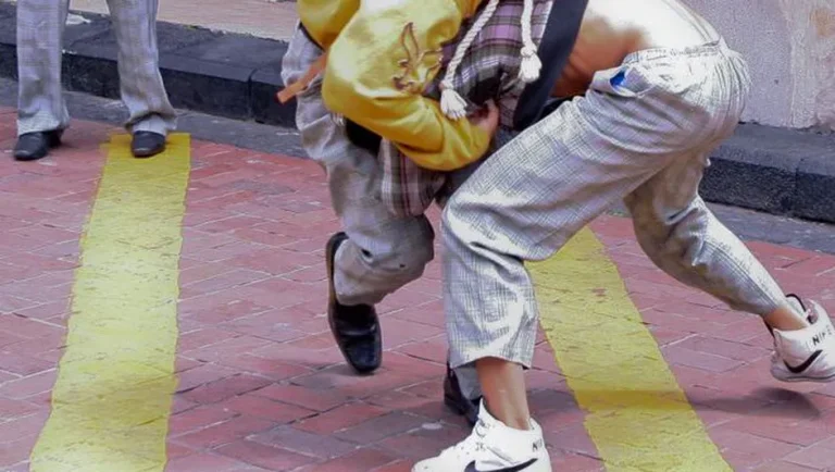 Hospitalizan a mil menores por violencia escolar en 2024