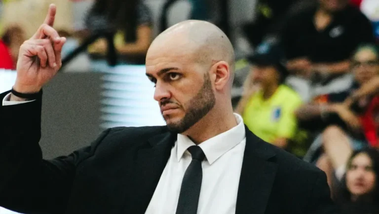 Carlos Alonso seguirá al frente de Fuerza Regia Femenil para 2026