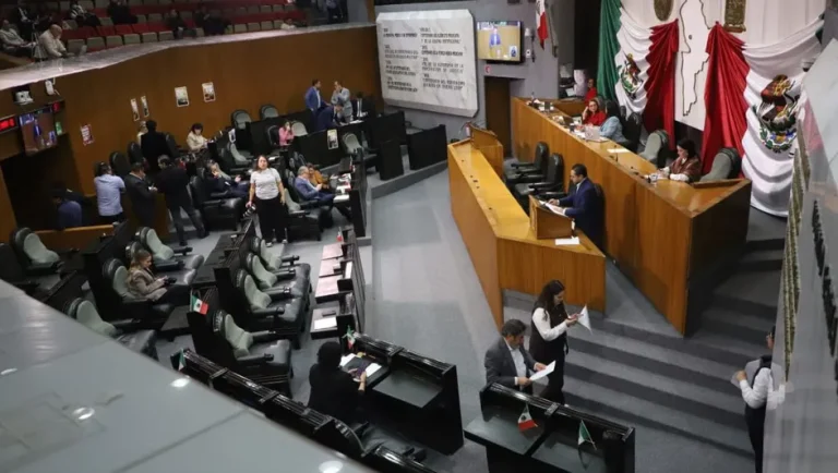 Legisladores rechazan más deuda ante falta de obras visibles en NL