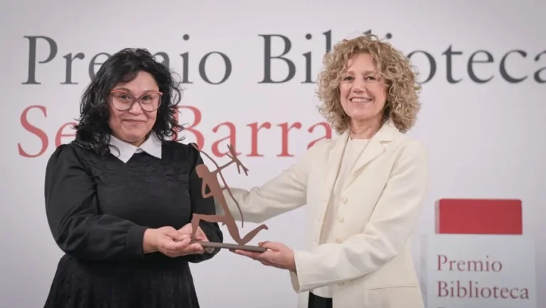 Elma Correa gana el Premio Biblioteca Breve 2026 con su novela ‘Donde termina el verano’