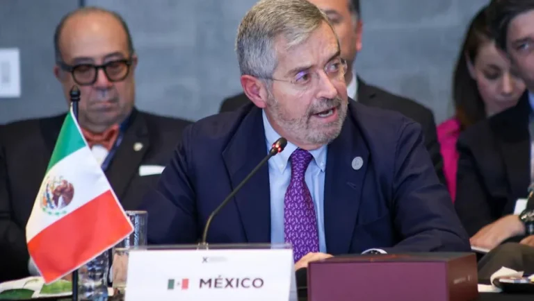 De la Fuente pide a Latinoamérica actuar conjuntamente frente a cambios mundiales