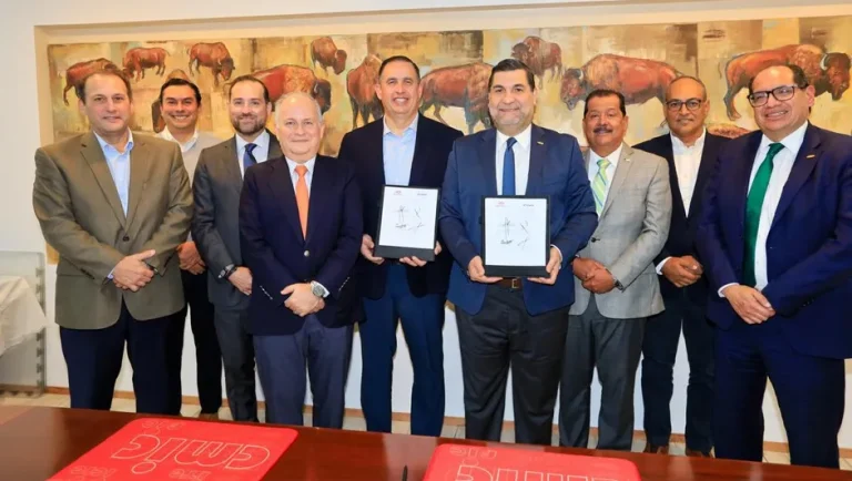 Cemex y CMIC acuerdan fortalecer la industria de la construcción en México