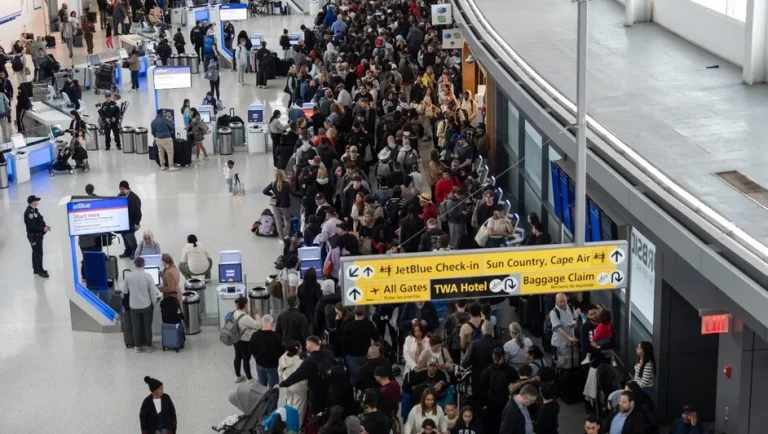 ICE será desplegado en aeropuertos de EU por crisis de personal en seguridad