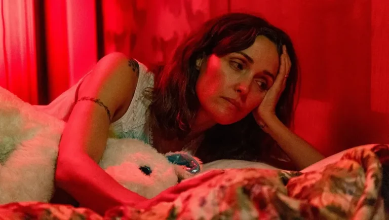 ‘If I Had Legs I’d Kick You’ explora el lado más complejo de la maternidad