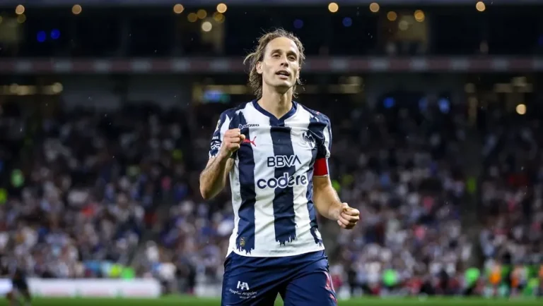 Sergio Canales, en duda para el duelo ante Cruz Azul en la Concacaf Champions Cup