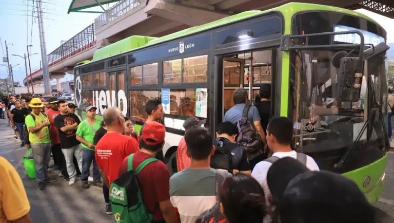 Nuevo León tiene el segundo peor tiempo de traslado laboral del país