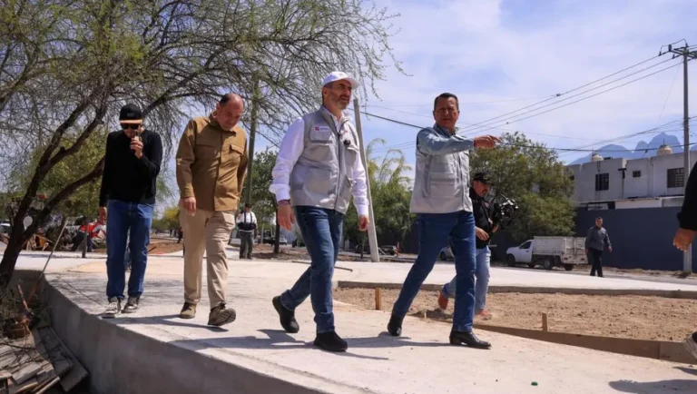 Adrián de la Garza supervisa construcción de parque lineal en avenida No Reelección