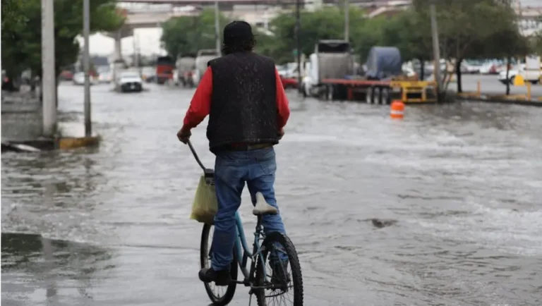 Pronostican domingo con lluvia y cielo nublado en Monterrey