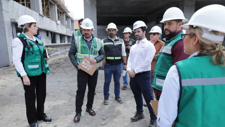 Zoé Robledo supervisa obras del IMSS en Santa Catarina y Juárez