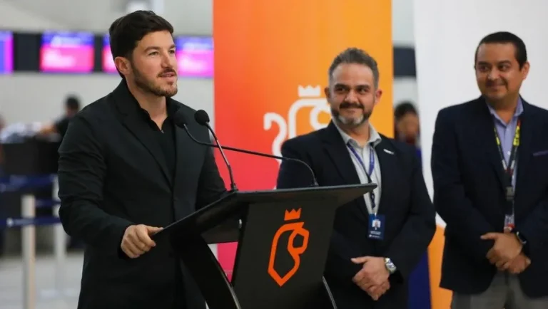 Aeroméxico inaugura vuelo directo entre Monterrey y París